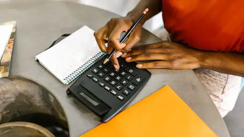 كيفية ميزانية تكاليف تصنيع ملابس السباحة المخصصة